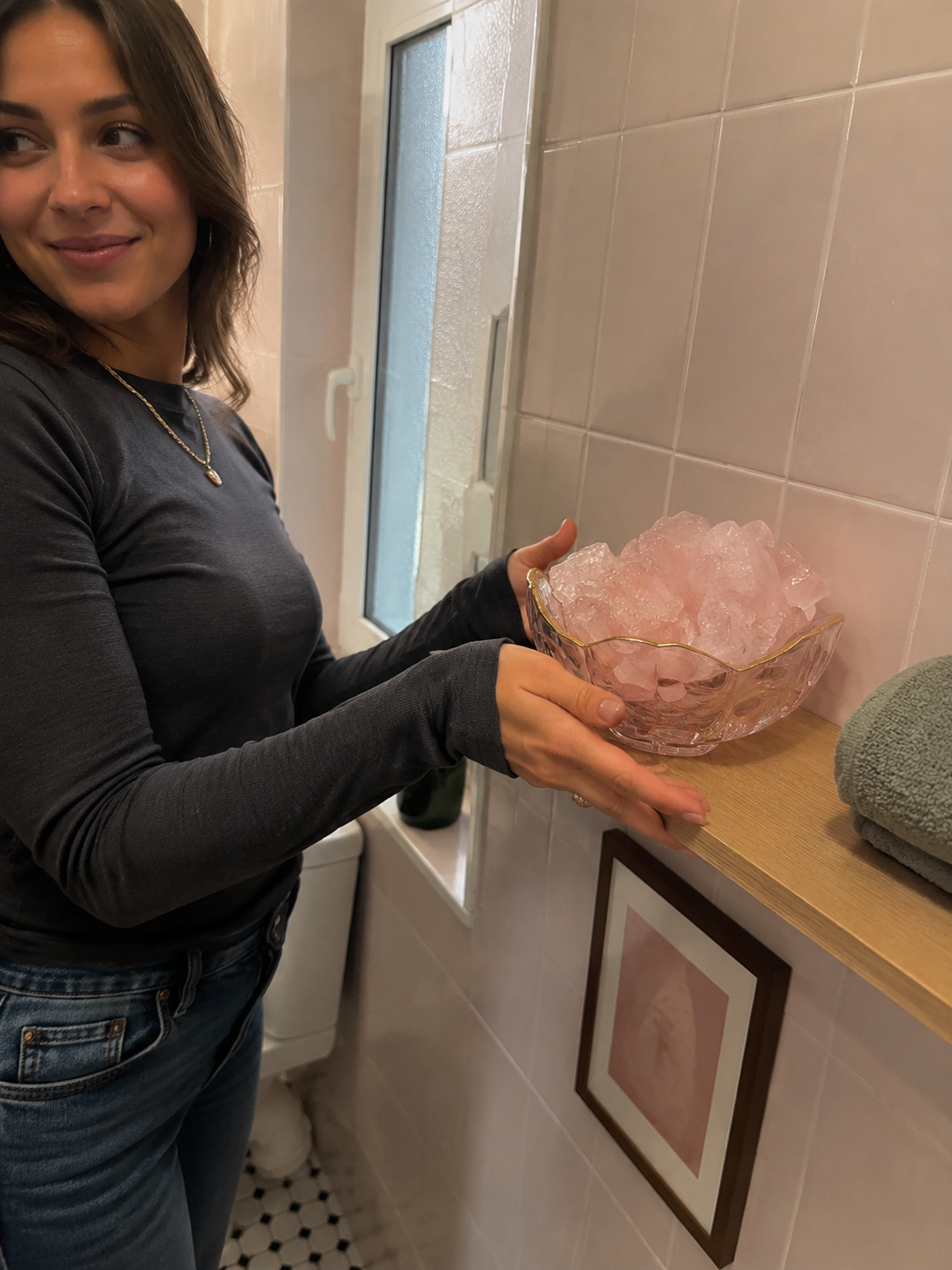 Fix a smelly drain in a UK flat by checking dry traps, visible residue and drainage warning signs.